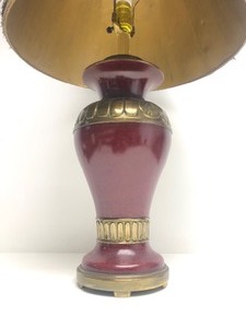 lot 282 image: Signed Vintage FALKENSTEIN Metal Table Lamp wPeacock Feathers