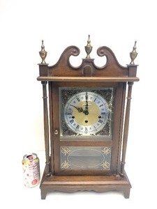 lot 314 image: Excellent Vintage HOWARD MILLER Mantel Clock