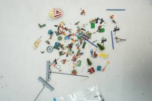 n scale people