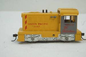HO scale train engine
