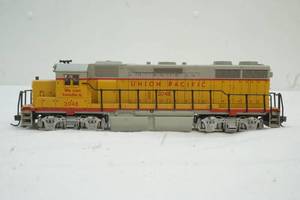 HO scale train engine