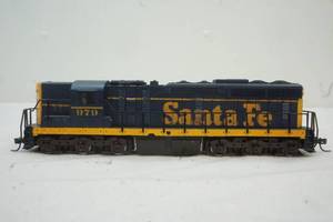 HO scale train engine