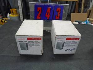lot 243 image: Honeywell aquastat relays # L8148J-1009. As shown.