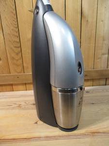 lot 34 image: SodaStream Penguin Glass Carafe Soda Maker - Black