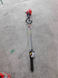lot 59 image: CRAFTSMAN P2100 10-in 25-cc 2-Cycle Gas Pole Saw