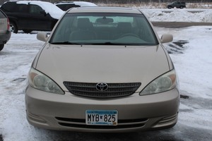 lot 13 image: 2002 Toyota Camry XLE V6