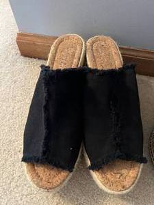 lot 71 image: Size 8 Womens Wedges, 2 Pairs