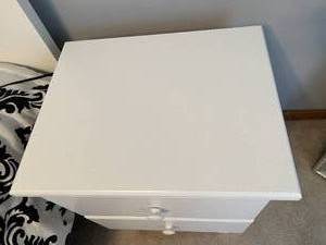 lot 63 image: Small White Bedside Table with 2 Drawers (Matches Lot 62)