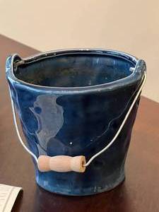 lot 82 image: Pottery Lot 2 Signed by Artist (M Swann, Mtarts)