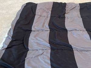 lot 96 image: Twin Sleep Set, Sheets, Pillow Cases, Blanket