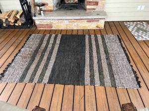 lot 113 image: Outdoor Rug