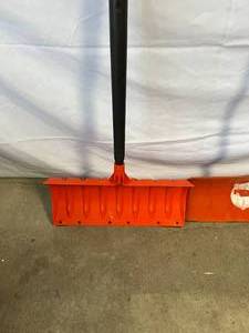 lot 165 image: Lot of 2 Shovels