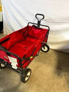 lot 158 image: Adventuridge Collapsable Red Wagon with Handle
