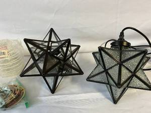 lot 154 image: Pendant Light Globes and Hanging Star Light Fixtures