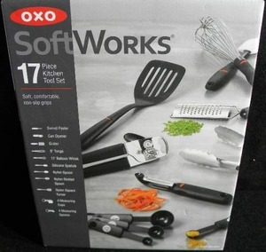lot 7 image: Softworks 17 Piece Kit Set