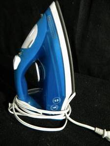 lot 31 image: Black and Decker Iron