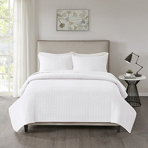 lot 14 image: New 510 Design Nash Reversible 3-Pc. Coverlet Set