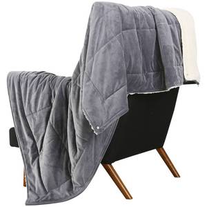 lot 145 image: New 2-in-1 Wearable Throw