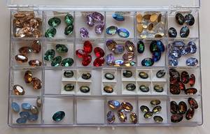 lot 5 image: Beautiful Assortment of Oval Swarovski Crystals