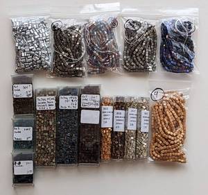 lot 27 image: Loose and String Cube Beads
