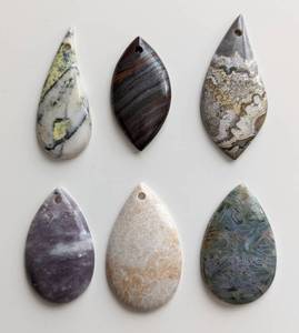 lot 43 image: Coral, African Tigers Eye and Jasper Oval Stone Beads