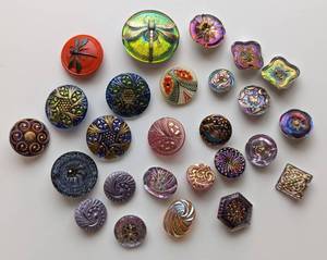 lot 109 image: Assorted Czech Glass Buttons