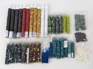 lot 150 image: Assorted Cube Bead TubesPacks
