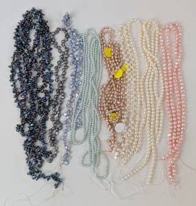 lot 155 image: Pretty Cultured Pearl Strands