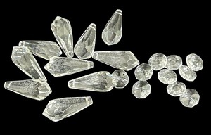 lot 171 image: Stunning Crystal Pendant Beads