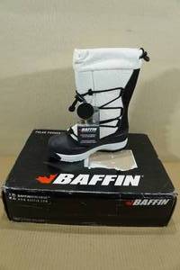 lot 12 image: Baffin Snogoose Winter Boots -White, Womens Size 8