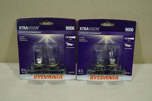 lot 35 image: 2 Packs Sylvania Xtravision Halogen Lamps -9006