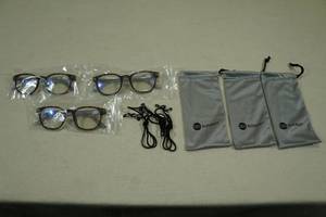 lot 44 image: 3 Pairs Bluemoky Blue Light Glasses -0.00