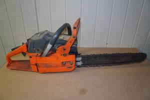 lot 54 image: Husqvarna 50 16 Bar Gas Chain Saw