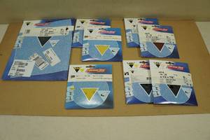 lot 130 image: Assorted Grit Powerline Disc Sand Paper