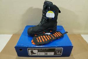lot 168 image: Korkers Polar Vortex 600 Winter Boots -Mens 11