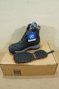 lot 174 image: Korkers Snowmageddon Winter Boots -Womens 8