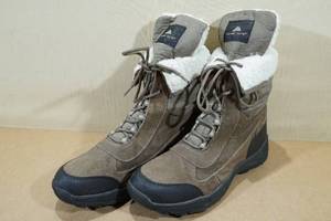 lot 177 image: Ozark Trail Winter Boots -Womens 10
