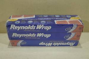 lot 207 image: 6 Reynolds Wrap Aluminum Foil -30sq ft Each