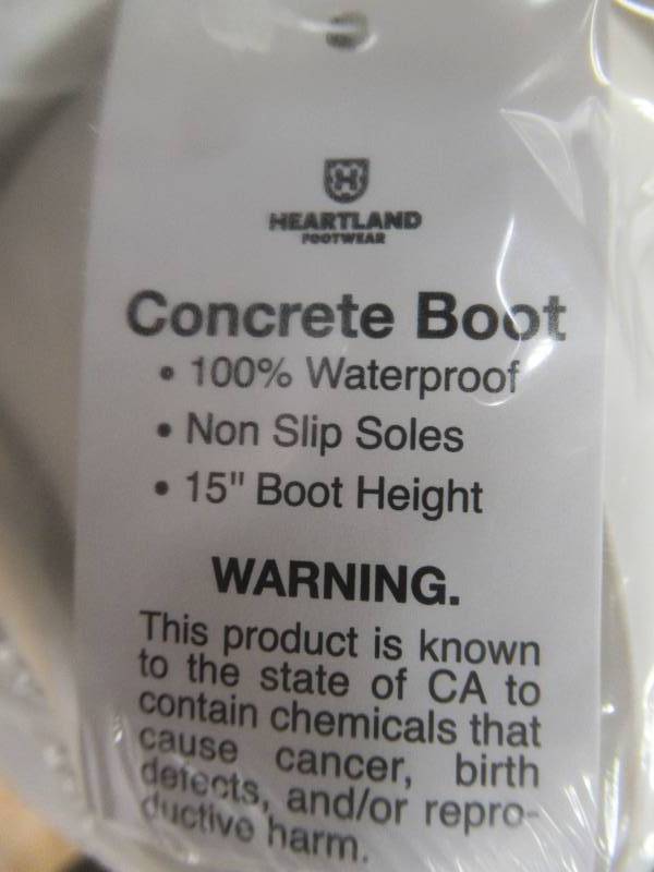 lot 762 image: Unbranded Size 9 PVC White Boots