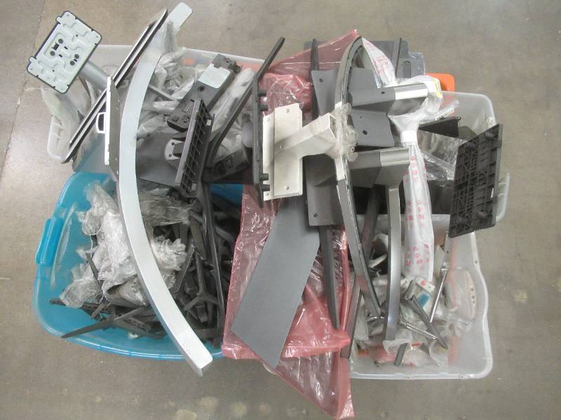 lot 67 image: Wholesale Pallet of Monitor Stands (SEE PHOTOS)