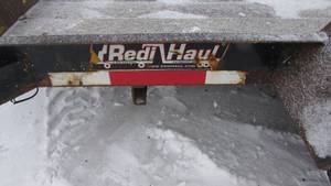 lot 2 image: 2002 Redi-Haul 5 x 10 Dual Axle Trailer with Heavy Duty Ramps