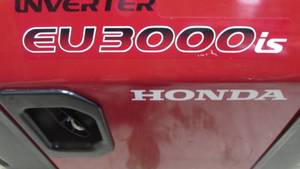 lot 5 image: 2021 Honda 3000 Watt Inverter Generator With Electric Start