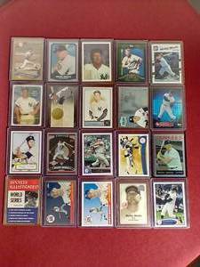 lot 111 image: (20) Mickey Mantle Insert Cards