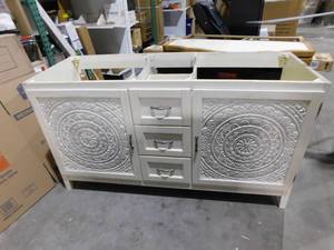lot 31 image: 60 BATHROOM VANITY CABINET