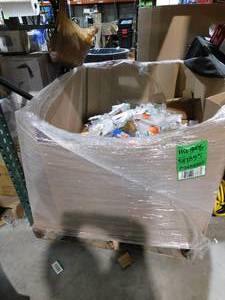 lot 36 image: WHOLESALE PALLET LOT OF CABINET HARDWARE - PULLS & KNOBS