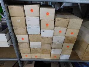 1985 Topps Baseball Hoard - Approximately 26,000 Cards