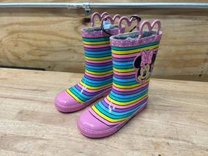 lot 52 image: Size 13  1 Western Chief Girls Waterproof Lined Rubber Rain Boots Minnie Mouse