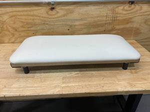 lot 84 image: 30 x 14 Padded RMV Tub Seat