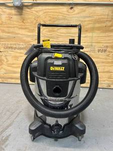 lot 89 image: DEWALT 16-Gallons 6.5-HP Corded WetDry Shop Vacuum