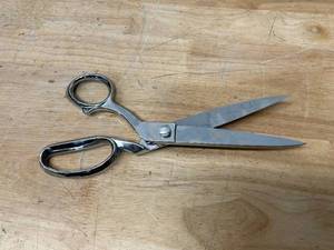 lot 75 image: CLAUSS LH10 Cutting Shears